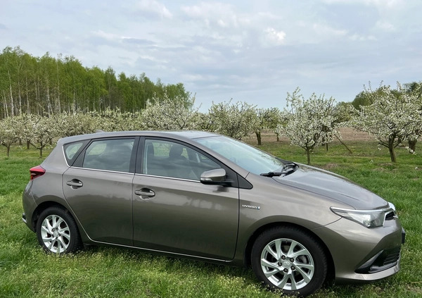 Toyota Auris cena 62000 przebieg: 156000, rok produkcji 2016 z Warszawa małe 436